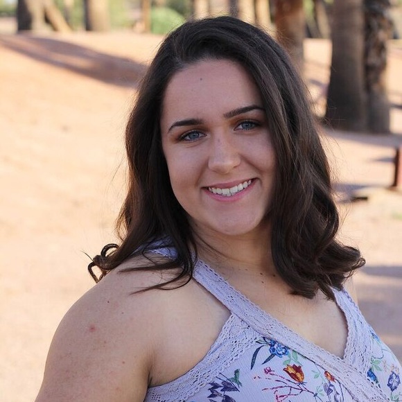 Meet your Posher, Emily - Picture 1 of 1